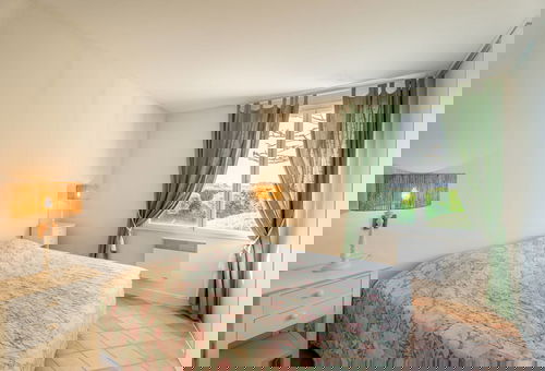 Plouharnel, face à la Pointe du Pô, à 4 km de la plage et 2 km du bourg,...