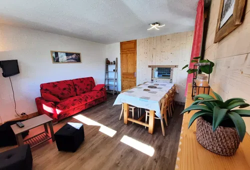 Apartment 2 bedroom Les Belleville