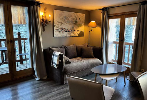 Apartment 2 bedroom Les Belleville