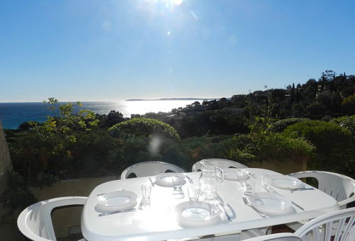 Situé dans la résidence Les Coteaux de Saint-Clair, Grand appartement avec...
