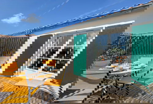 Pretty, quiet apartment with a view of the bell tower