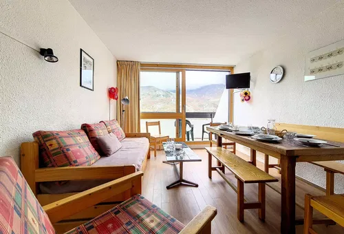 Apartment 2 bedroom Les Belleville