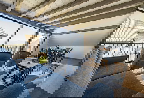 Bright Duplex in Albiez-Montrond - 2 Bedrooms, Close to the Slopes