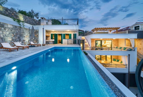 Villa 6 bedroom Omiš