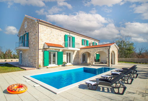 Villa 6 bedroom Drniš