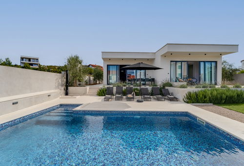 Villa 4 bedroom Brodarica