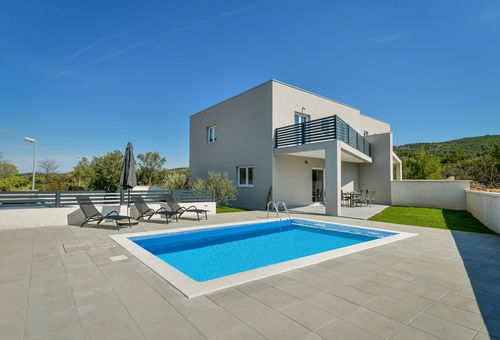 Villa 4 bedroom Tribunj