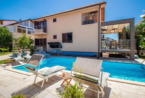 Villa 5 bedroom Tribunj