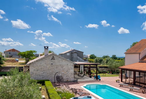Villa 4 bedroom Sukošan