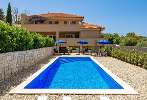 Villa 4 bedroom Dobrinj