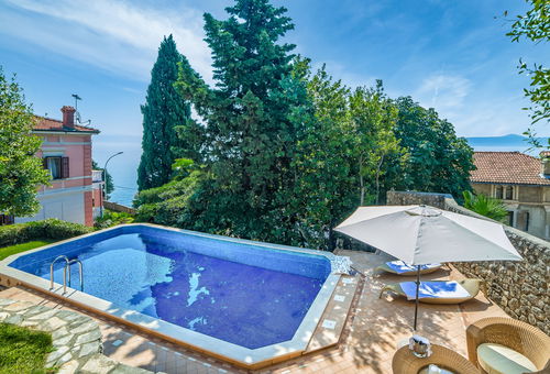 Villa 4 bedroom Mošćenička Draga