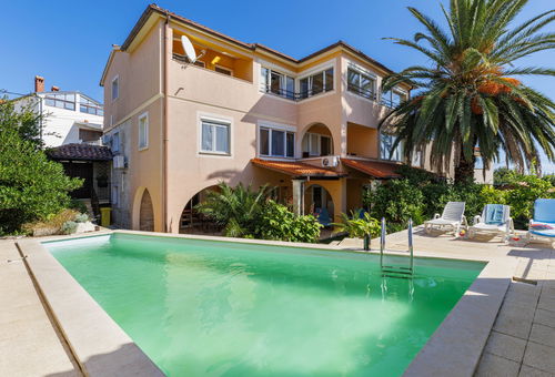 Haus 4 Zimmer Ližnjan