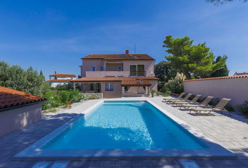 Apartment 3 bedroom Pula