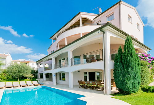 Villa 8 bedroom Pula