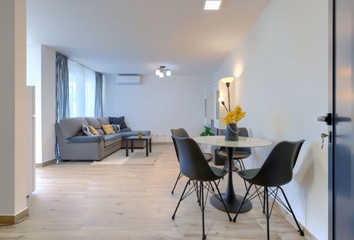 Apartment 1 bedroom Zambratija