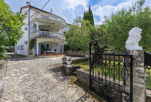 Villa 3 bedroom Zambratija