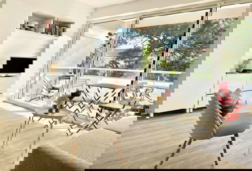 Charmant appartement entièrement rénovée situé dans le quartier de Notre-Dame...