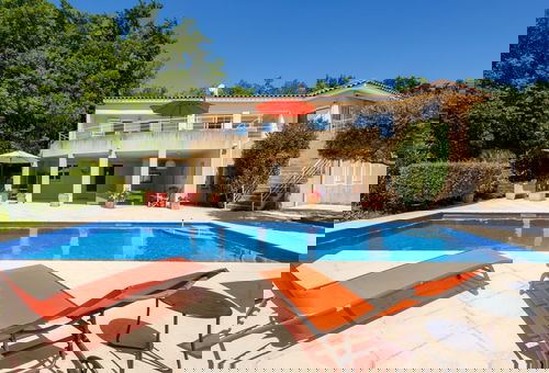 Villa 5 bedroom Rochefort-du-gard