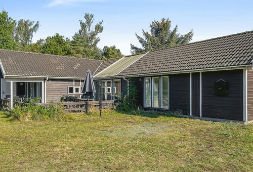 Villa 5 bedroom Aakirkeby