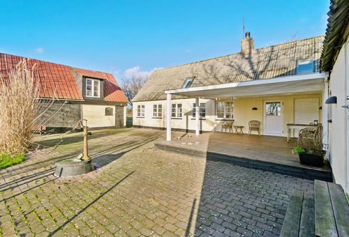 Villa 6 bedroom Aakirkeby