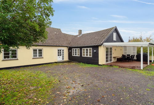 Villa 4 bedroom Østermarie