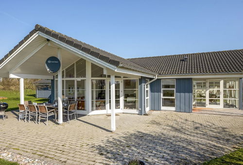 Villa 4 bedroom Humble