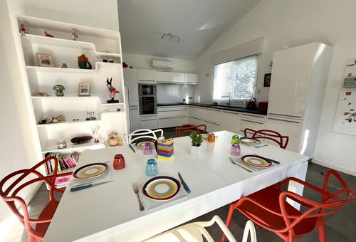 8 MONTAIGNE - 517175