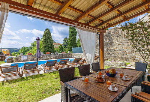 Villa 3 bedroom Oprtalj
