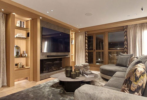 Luxueux 4 pièces de 111 m2 pouvant accueillir 6 personnes
Situé au 1° étage...