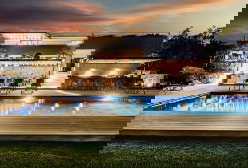 Offrez-vous un séjour inoubliable dans cette superbe villa contemporaine,...