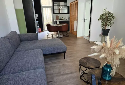 Apartment 4 bedroom Nîmes