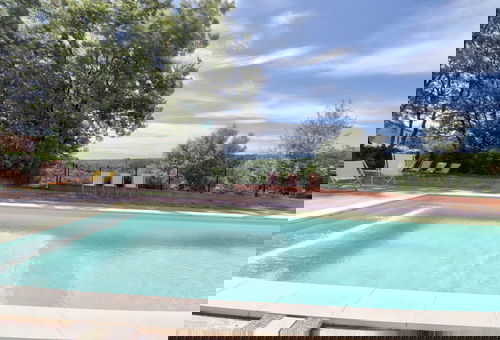 Appartement 4 personnes  dans résidence avec piscine  et terrasse privé.
