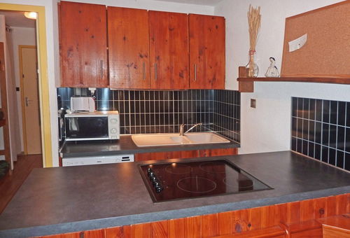 Comfortable studio located in a quiet area with ski-in ski-out access, in the...