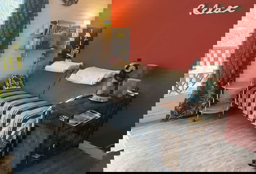 Studio for 4 people, very well located opposite the ice rink.