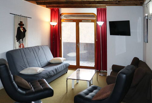 Ideal for families with children, close to daycare and kindergarten.