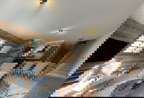 This beautiful duplex flat, decorated with care and warmth, awaits you in...