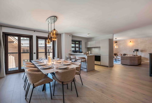 COURCHEVEL Village Two-story apartment located in the new...