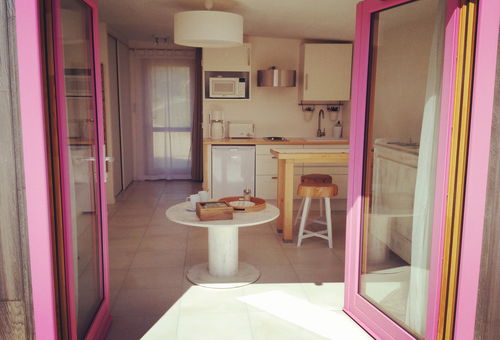 Eco-friendly cottage for 2 people with private enclosed garden near the sea...