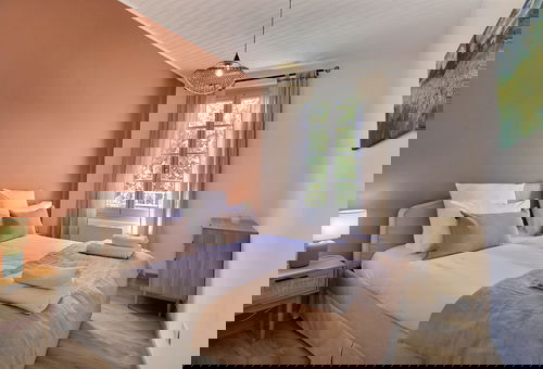 Nuance Arlésienne – In the Heart of Arles - A/C