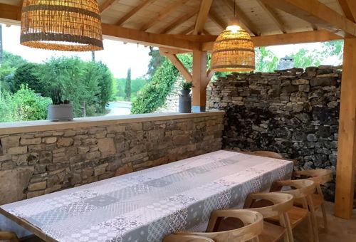 House located in a peaceful hamlet of Florimont, next to the residence...