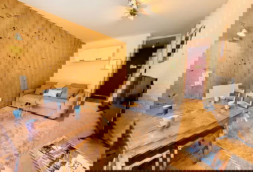 Renovated flat with a mountain/modern feel