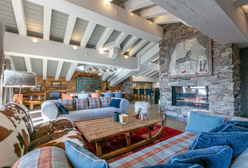 6 luxury duplex rooms of 250 m2 that can accommodate 10 people On the 5th...