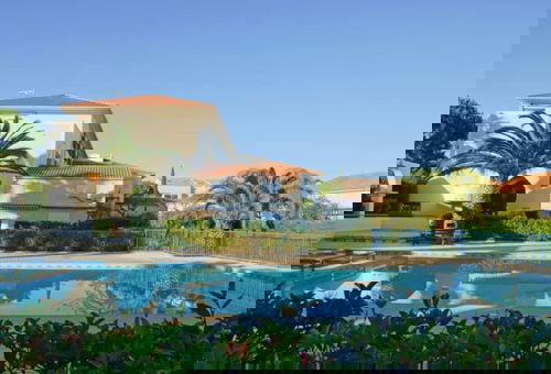 Le Lavandou (83) - Grand Jardin district - Le Domaine residence...