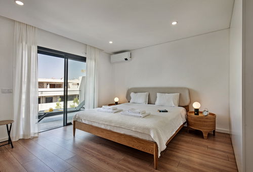 Sunny Apartments X