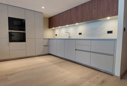 4 rooms of 92 m2 which can accommodate 8 people Located on the  floor of...