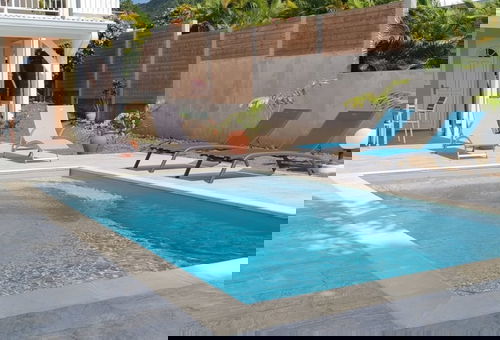 972A - Magnificent ground floor with swimming pool