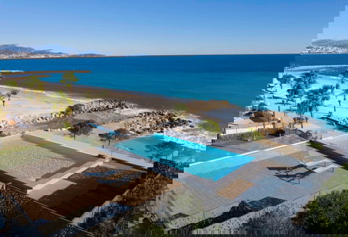 06AH - Superbe Appartement les pieds dans l'eau - piscine