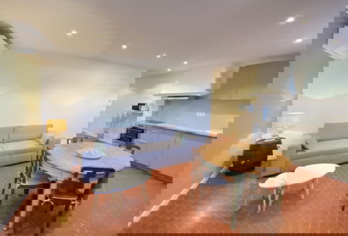 06CF : Bel appartement rénové vieil Antibes
