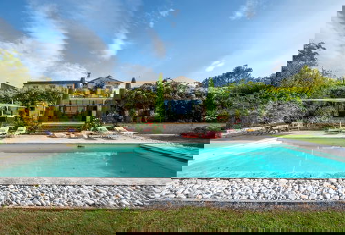 Mas avec piscine pour les vacances dans le Luberon - Bastide de Lumière