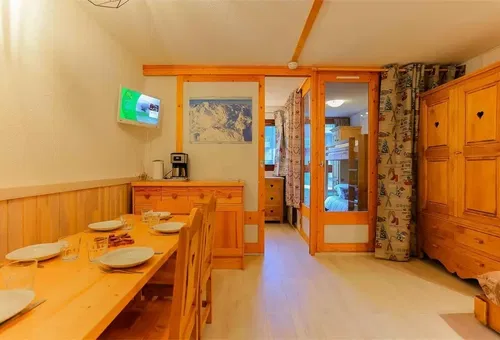 Apartment 2 bedroom Les Belleville